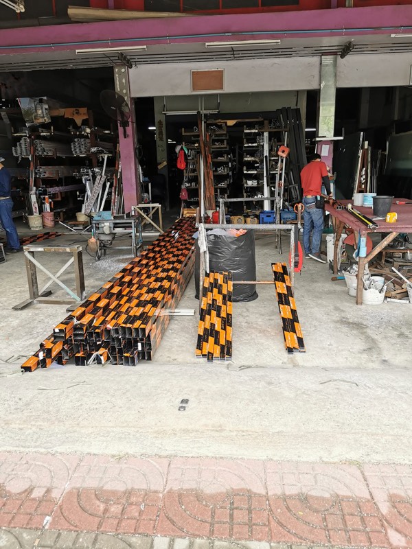 หน้าร้าน หจก.วี อลูมิเนียม ต.บางเดื่อ ปทุมธานี